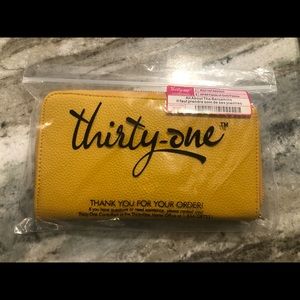 Thirty one wristlet
